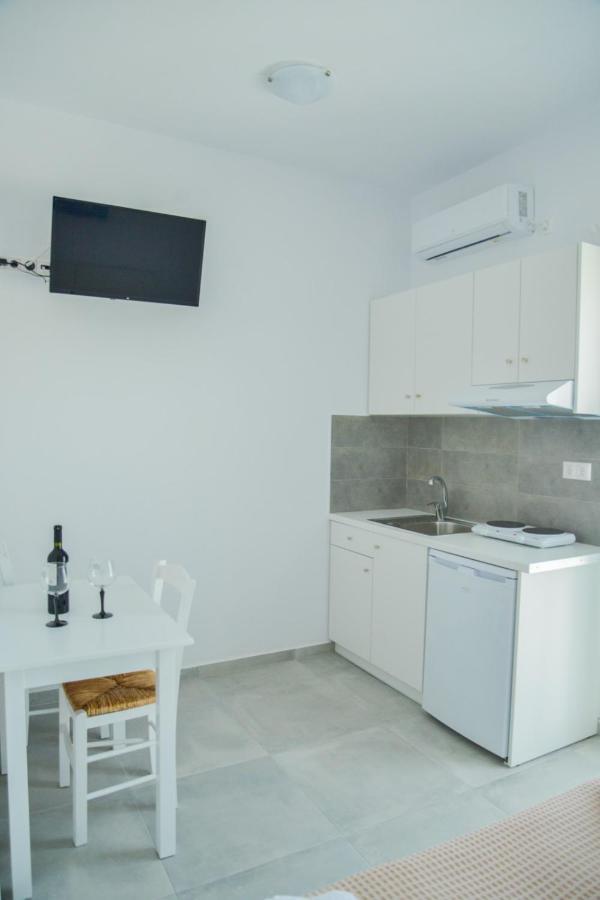 Zeras Apartments آداماس المظهر الخارجي الصورة
