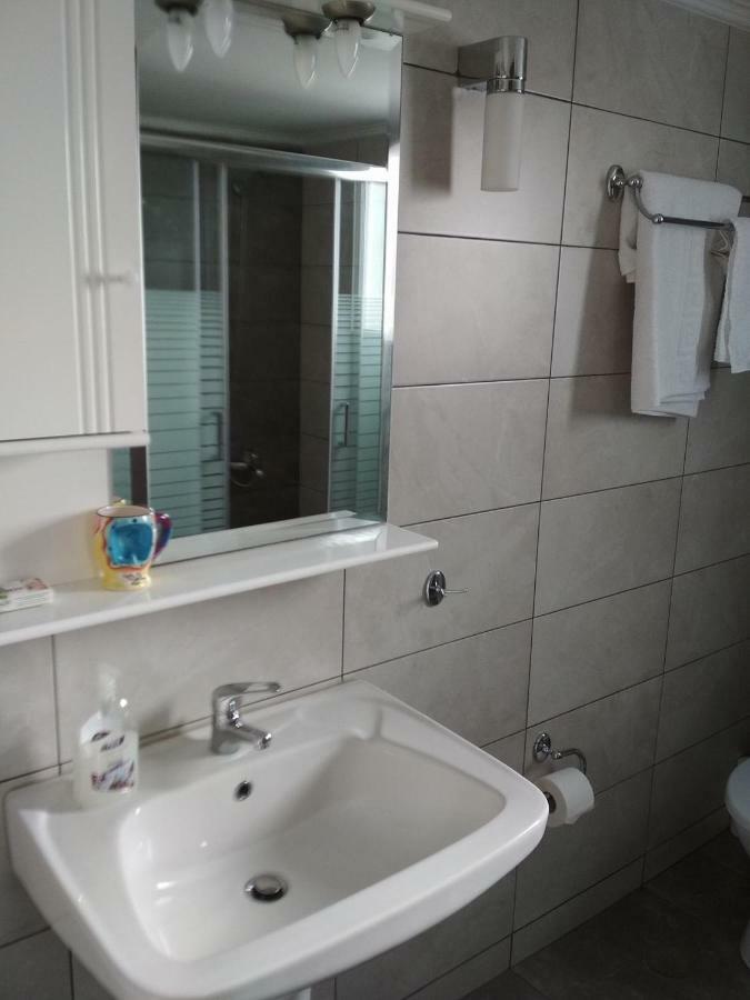 Zeras Apartments آداماس المظهر الخارجي الصورة